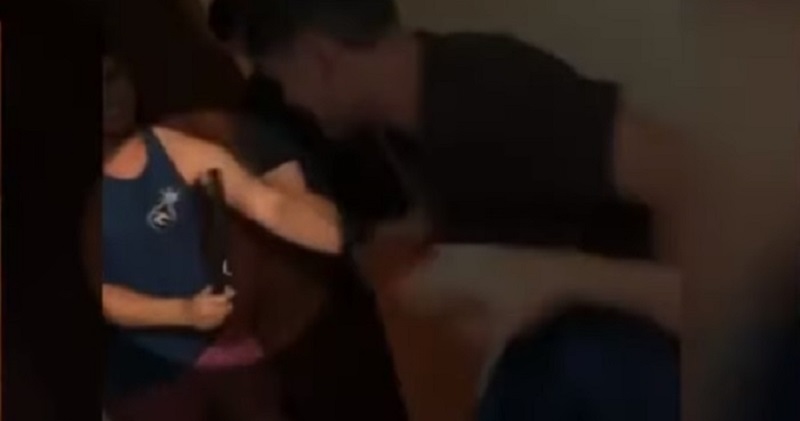 Los rugbiers habían robado un handy y una cachiporra a la policía antes de la golpiza. Video