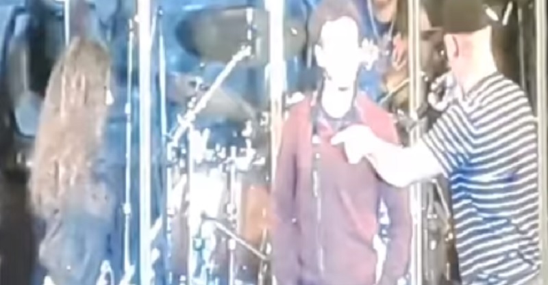 Le pidió matrimonio en medio del recital de La Beriso. Video