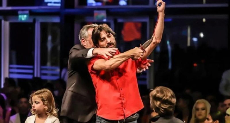 Escándalo en los premios Estrella de Mar: un director simuló cortarse las venas