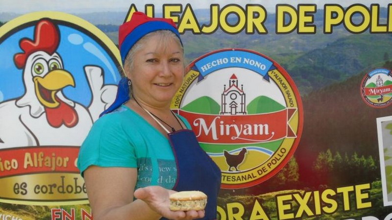 Creó un alfajor de pollo y se volvió furor en redes sociales