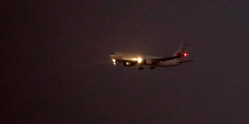 Cómo fue el aterrizaje de emergencia del avión de Air Canada en el aeropuerto de Barajas