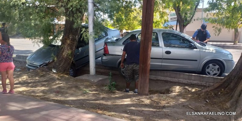 Fuerte choque en la avenida Moreno
