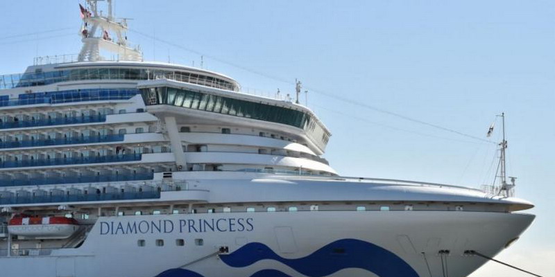 Trasladan del crucero varado en Japón a un hospital al argentino que tiene coronavirus