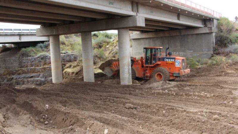 Tras el colapso del puente de la ruta 40, Vialidad trabaja para evitar el derrumbe de otro