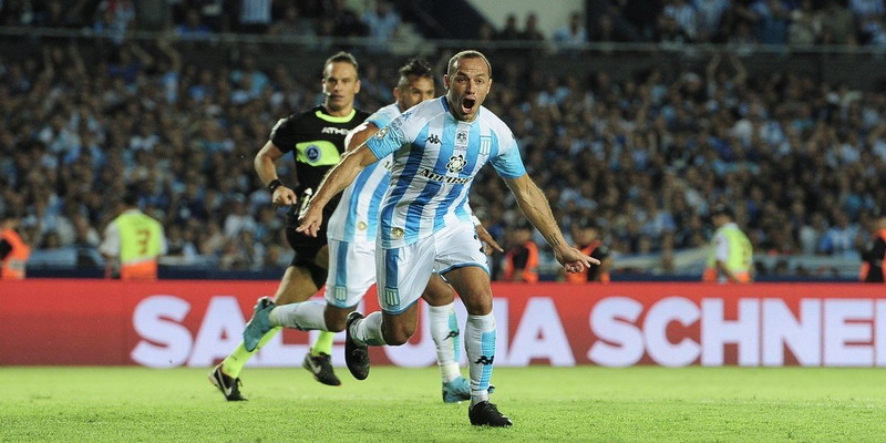 Clásico histórico: Racing con dos menos le ganó a Independiente