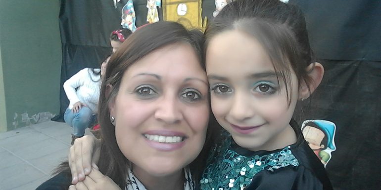 Una alvearense reclama urgente una droga para su hija de 6 años con leucemia