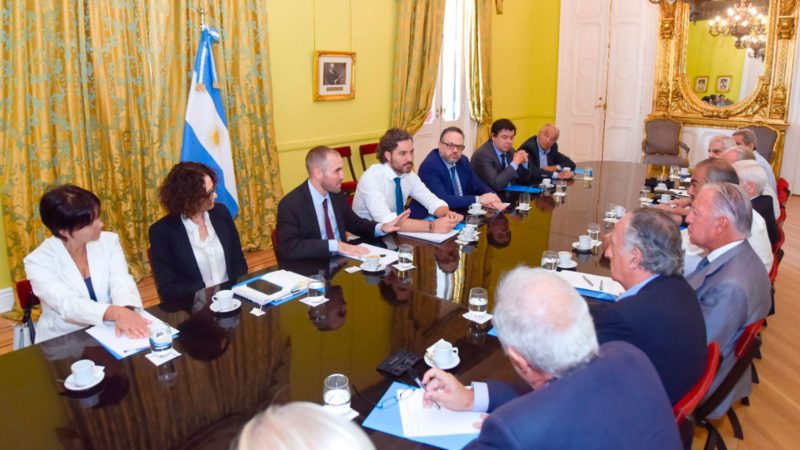 Evalúan postergar el pago del monotributo y otros impuestos