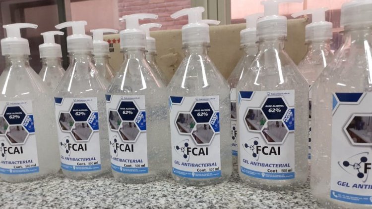 Elaboración de alcohol en gel en planta piloto de la FCAI