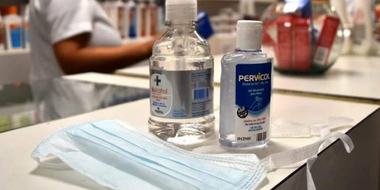 El alcohol diluido en agua al 60-70% lo más eficaz para desactivar el virus