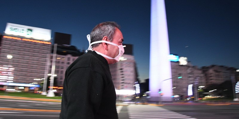 La Anmat prohibió un barbijo, un suplemento y un producto estético