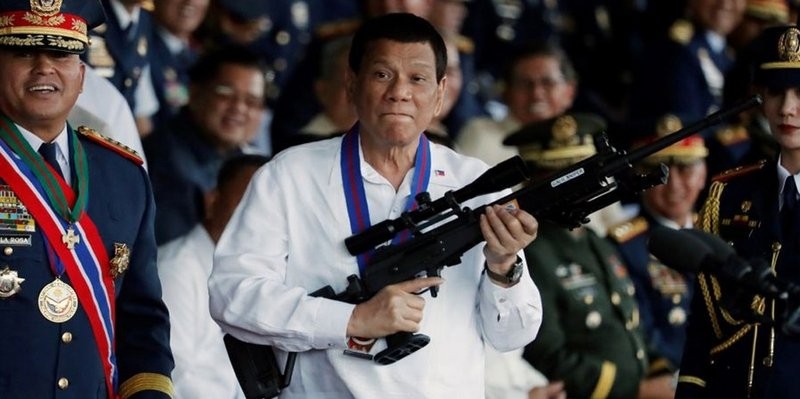 Presidente de Filipinas ordena «disparar a matar» a quienes incumplan la cuarentena