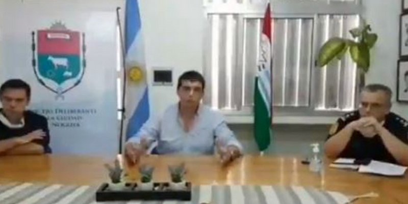 El exabrupto del Intendente de Nogoyá: «Sé que es difícil convivir con tu señora y tus hijos, pero estemos»