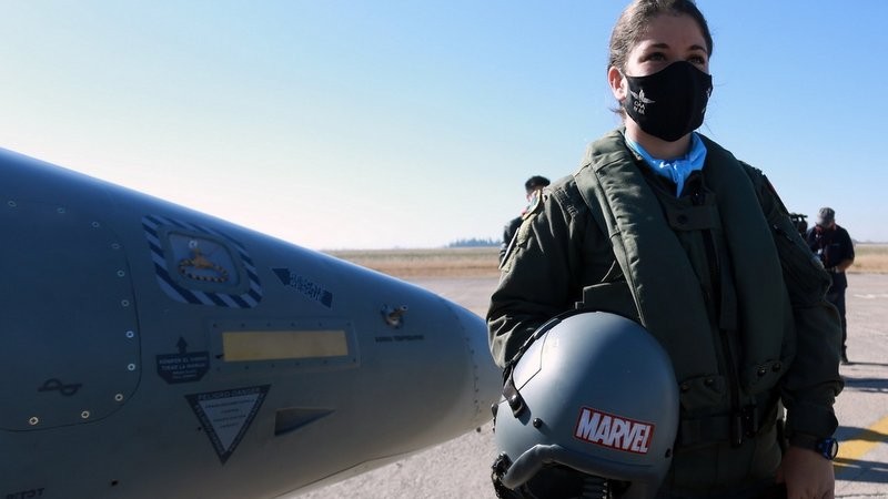 Quién es la «Teniente Marvel», la piloto militar que hace historia