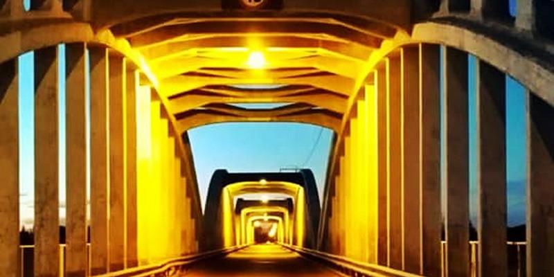 Nuevas luminarias en el «Puente Nuevo»