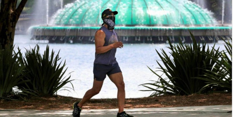 Salió a correr con barbijo y su pulmón izquierdo colapsó
