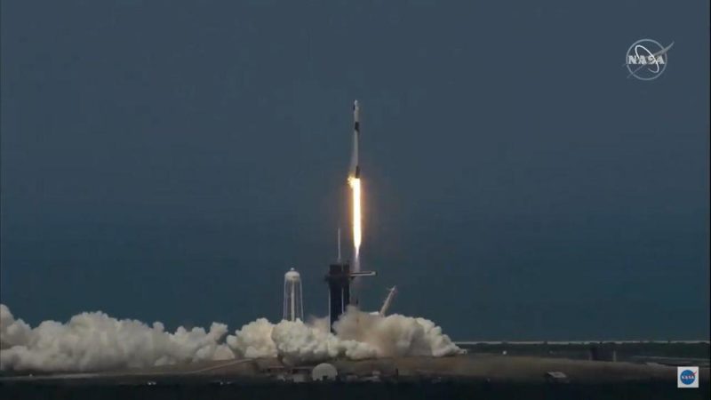 Histórico: SpaceX y la NASA lanzaron al espacio una misión tripulada hacia la Estación Espacial Internacional