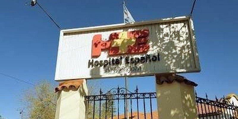 Un médico que trabaja en el Hospital Español dio positivo y realizan testeos a todo el personal