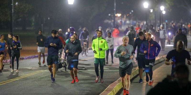 Coronavirus en la Argentina | Los runners desbordaron los bosques de Palermo tras la habilitación para salir a correr