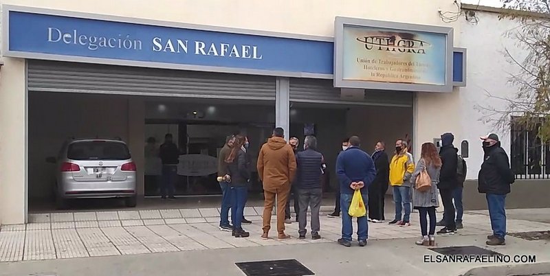 Dueños de restaurantes locales denuncian “atropello” del Sindicato de gastronómicos