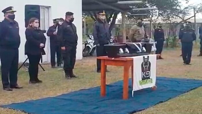 Despidieron con honores a «Cartucho», el perro sargento que fue atropellado por un patrullero