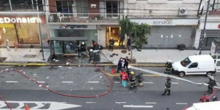 Explosión en comercio de Villa Crespo: dos bomberos murieron y hay al menos otros 6 heridos