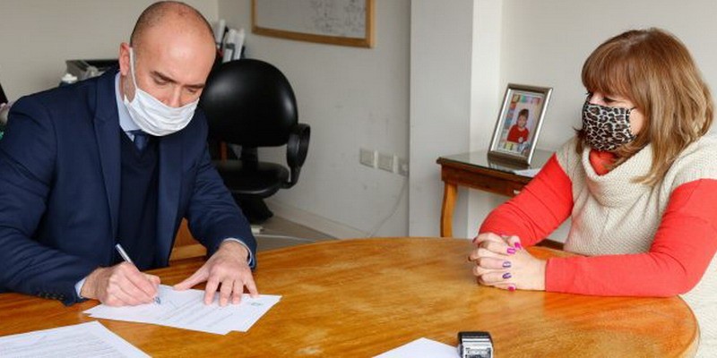 Firman convenio para la protección de los inquilinos