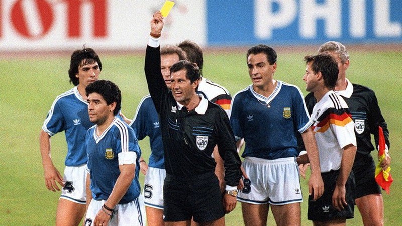 La revelación sobre la final del Mundial de Italia 90 que pone en aprietos al árbitro Codesal