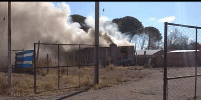 Incendio total de una vivienda en Villa Atuel