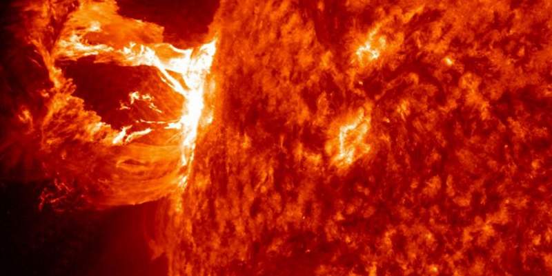 Por si algo faltaba, una tormenta solar cortaría las comunicaciones esta semana