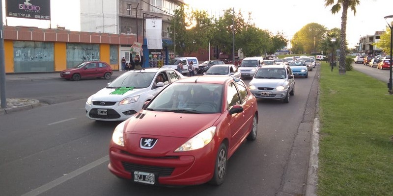 Caravanazo docente para protestar contra el proyecto de ley de Educación