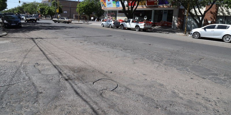 El municipio cumplirá un deseo de muchos, reasfaltarán la avenida Sarmiento