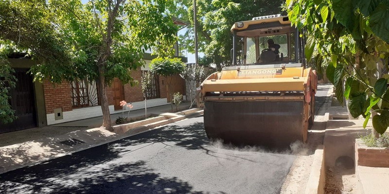 Continúa el plan de asfalto