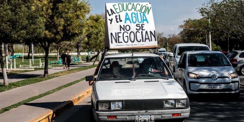 Suarez decidió que el debate por la ley de educación continuará en 2021