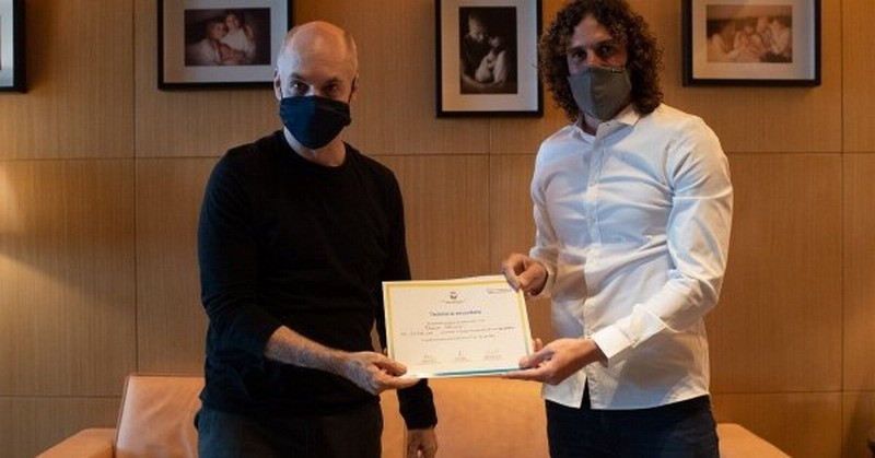 Premio al esfuerzo: Coloccini terminó la secundaria a los 38