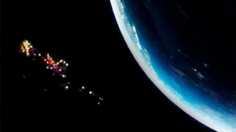 Filman a más de 150 ovnis dirigiéndose a la Tierra