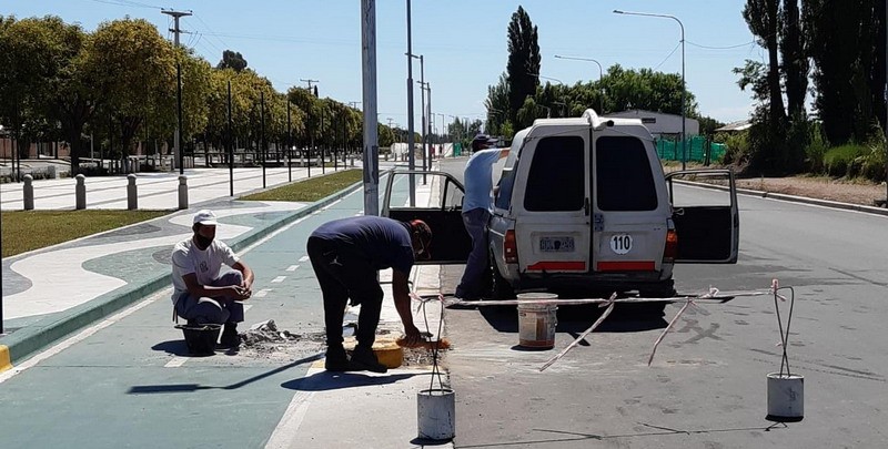Reparanciones en el Paseo Rawson luego del siniestro vial