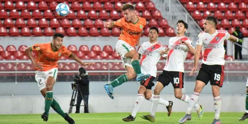 Banfield sorprendió a River y lo superó con autoridad