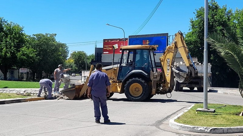 Reparan el muro de contención de la Rotonda del Mapa