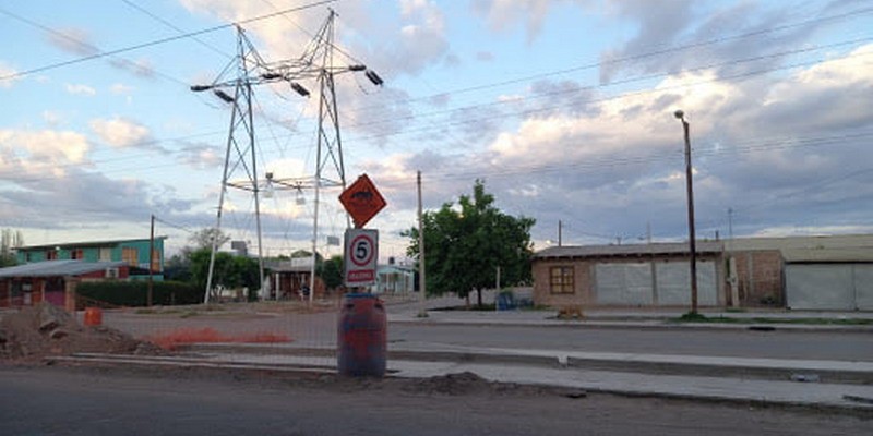 Obras en el acceso este y en los dos puentes. Precaución