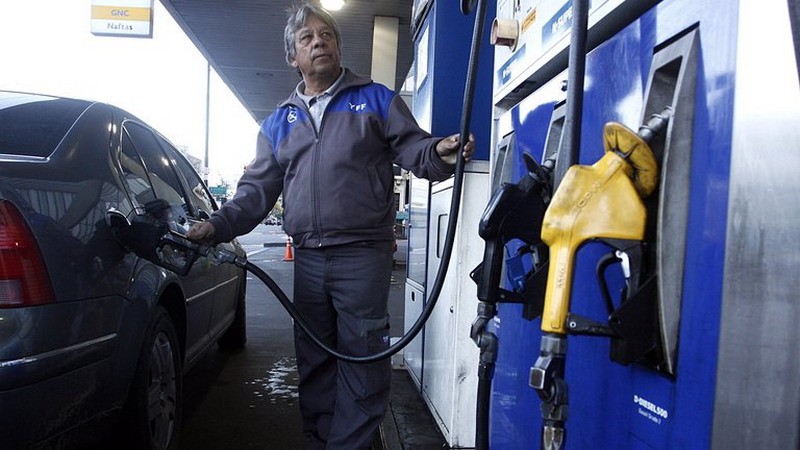 YPF aumenta el precio de la nafta y el gasoil 6% promedio desde este jueves