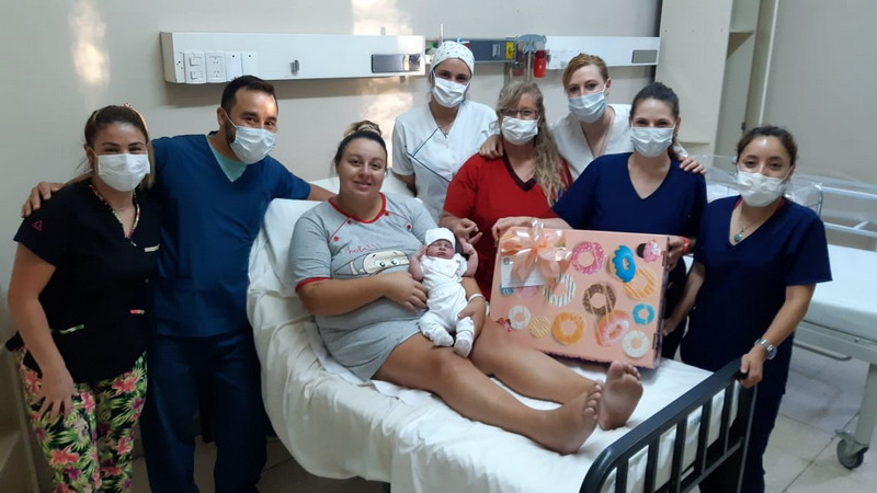 Juana es la primera bebé nacida en el hospital Schestakow