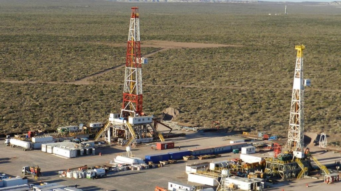 La menor actividad en Vaca Muerta incidió en una baja de la producción de petróleo y gas