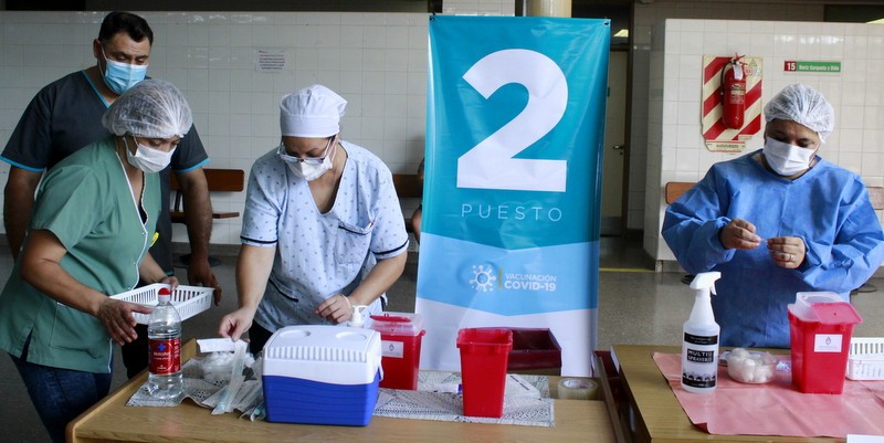 Comenzó la vacunación en adultos mayores de 70 años