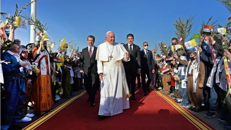 El Papa cerró su histórica visita a Irak con una misa colmada de fieles en Kurdistán