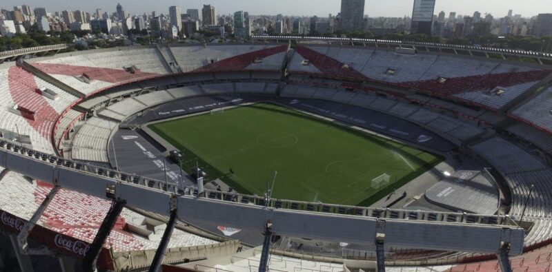 El Monumental, cada vez más grande