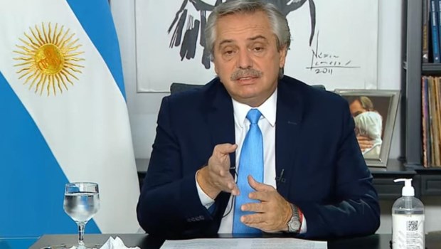 El Presidente dijo que nunca hubo un «relajamiento» del personal de salud y que «tergiversaron» sus palabras