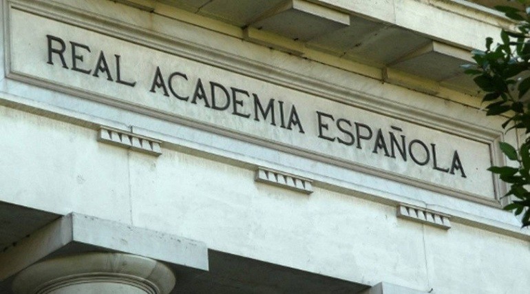 «Covidiota» la nueva palabra que incorporó la RAE al diccionario