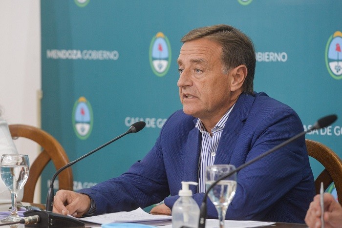 Mendoza adhiere a las restricciones del DNU Nacional
