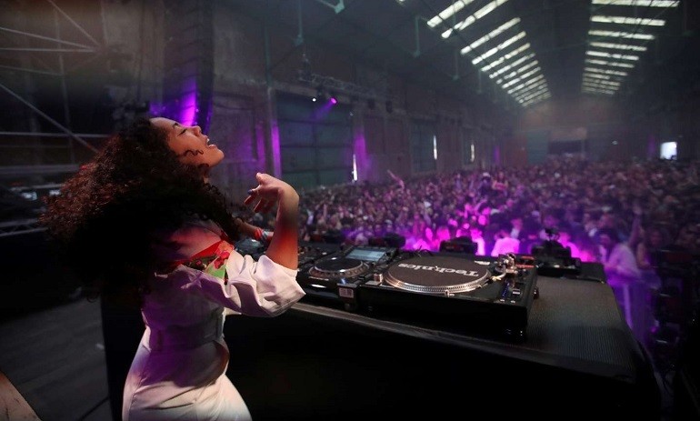 Insólita prueba en el Reino Unido: armaron una fiesta con 3000 personas sin barbijo en un boliche de Liverpool