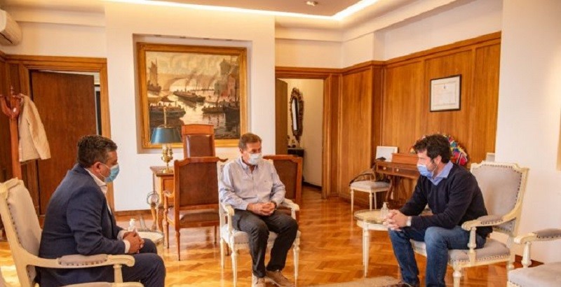 El Gobierno y el CEC acordaron vacunar empleados de supermercados